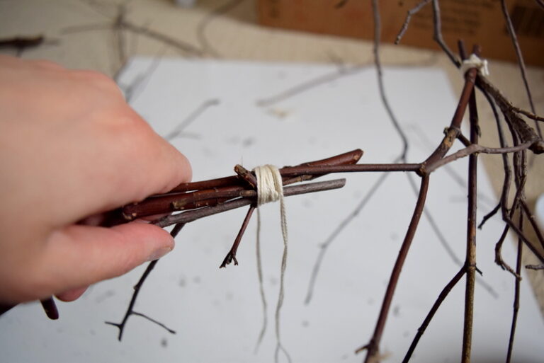 How to make a Felt Wreath with Twigs the perfect Fall craft!