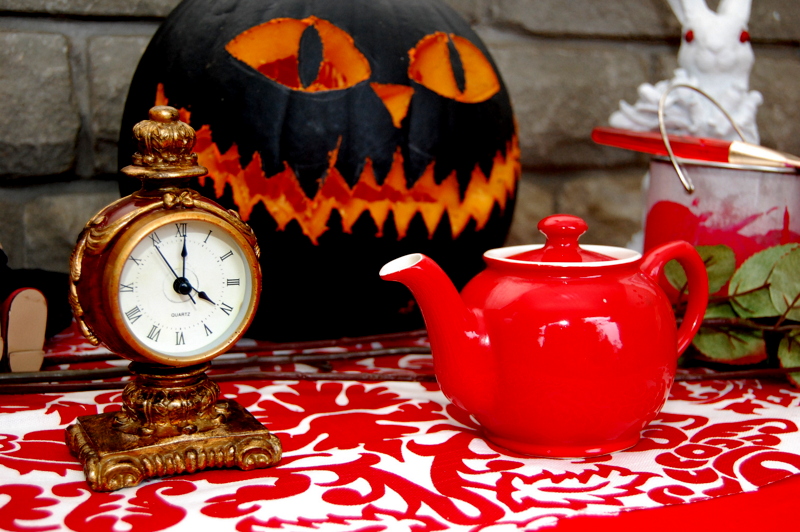 Alice In Wonderland Inspired Halloween Party Ideas