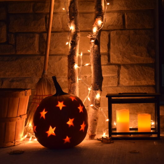 Easy Halloween Lighting and Decor!