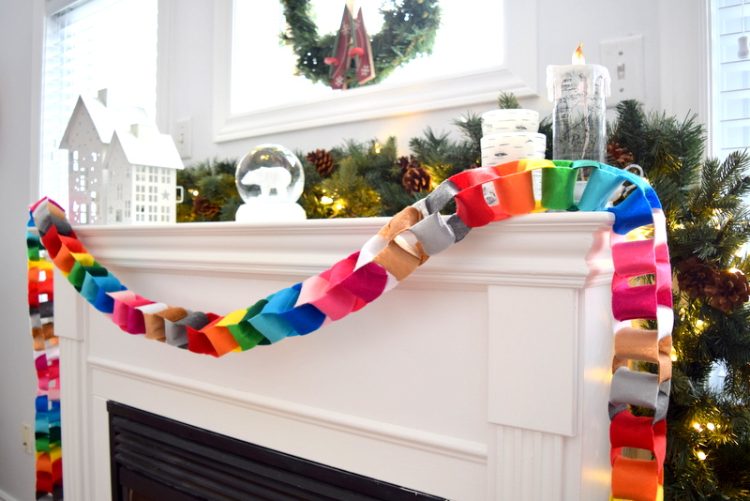 The felt chain garland that never ends